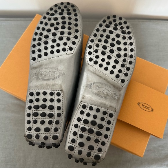 Tod’s Gommino Driving Shoes - Picture 3 of 8
